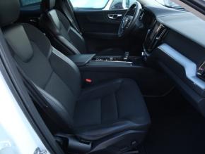 Volvo XC60  B4 AWD Momentum 