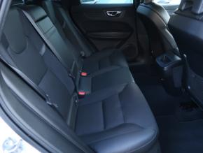 Volvo XC60  B4 AWD Momentum 