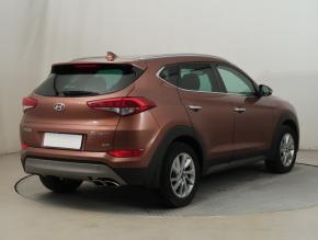 Hyundai Tucson  2.0 CRDi 