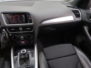 Audi Q5  2.0 TDI S line 