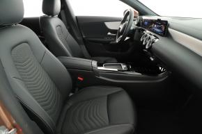 Mercedes-Benz CLA  200d Progressive 
