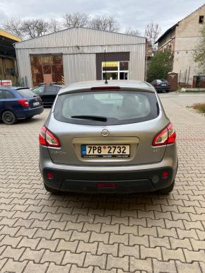 Nissan Qashqai 1,5   j 10 dci 81kw 2012 rok 