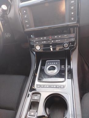 Jaguar XE 2,0   D Performance 