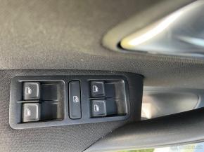 Volkswagen Polo 1,2   TSI 66kw - servisní kniha 