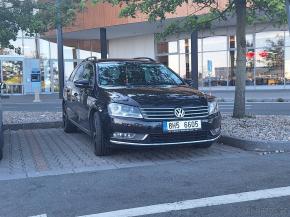 Volkswagen Passat 2,0   B7 
