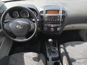 Kia Ceed 1,4   2008 