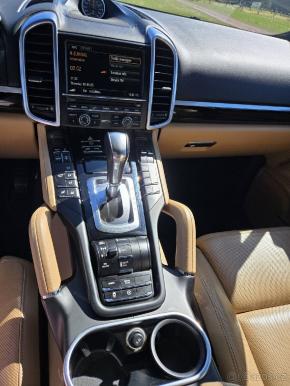 Porsche Cayenne 3,0   diesel 193 kw 