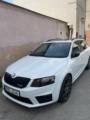 Škoda Octavia 2,0   TDi,RS,DSG,navi 
