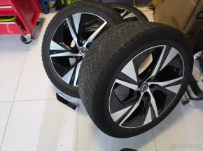 Volvo XC90 B5 R design-Black,mild hybrid 