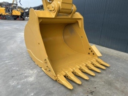 Caterpillar Ostatní 352F bagr 52t vývody i demol 24401326-1075721.jpg